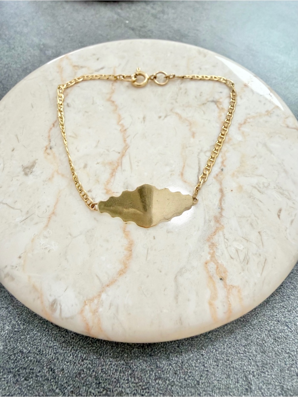 Vintage 10K Yellow Gold Engravable Scalloped Cloud ID Link Chain Bracelet 2.10g